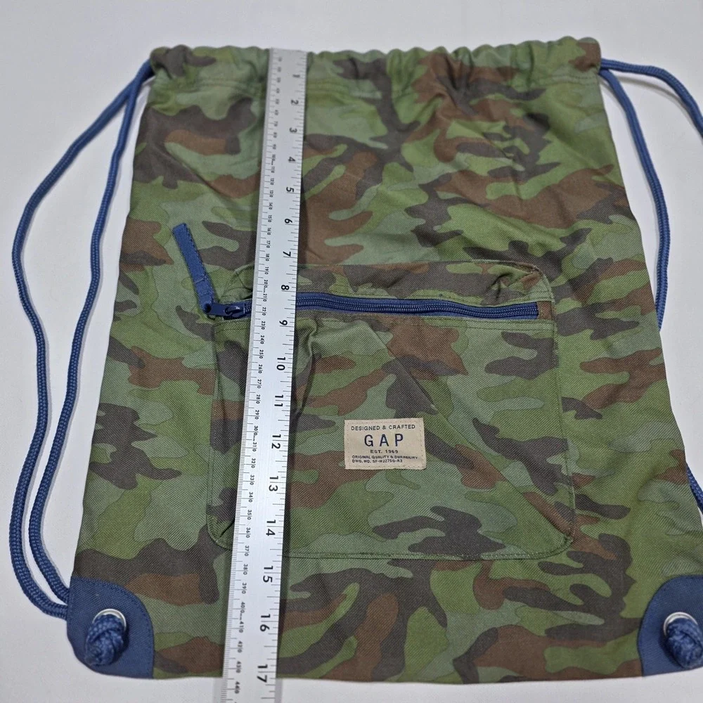 Gap Kids Drawstring Backpack OS Green Camo Cinch Bag Front Zip Pocket Travel Bag